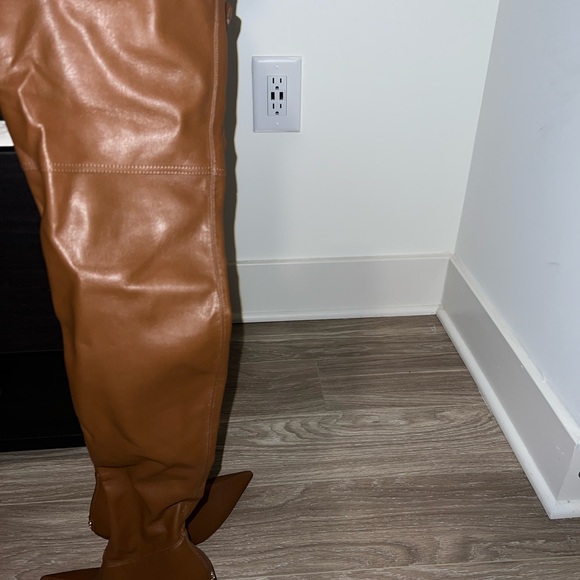 Make an offer 🎉NEVER WORN JIMMY CHOO BRYSON BOOTS - Picture 9 of 10